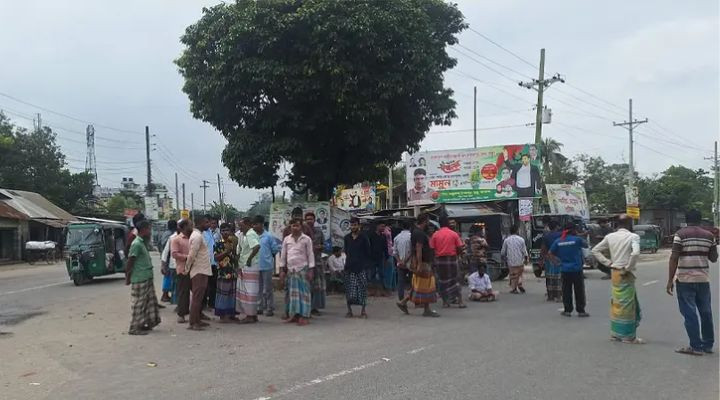 ৫ দফা দাবিতে জামালপুরে অটোরিকশা চালকদের ধর্মঘট